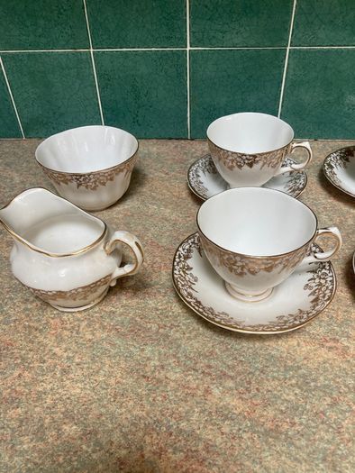 Vintage China Tea Set - Royal Tara