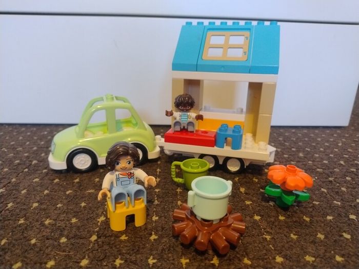 Lego Duplo Family House on Wheels 10986