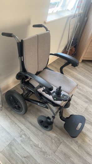 electric wheelchair quirumed