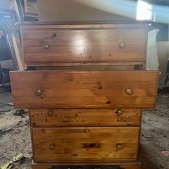 Lockers, Draws and Bed