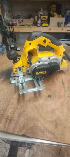 DeWalt 110v D26500 Planer