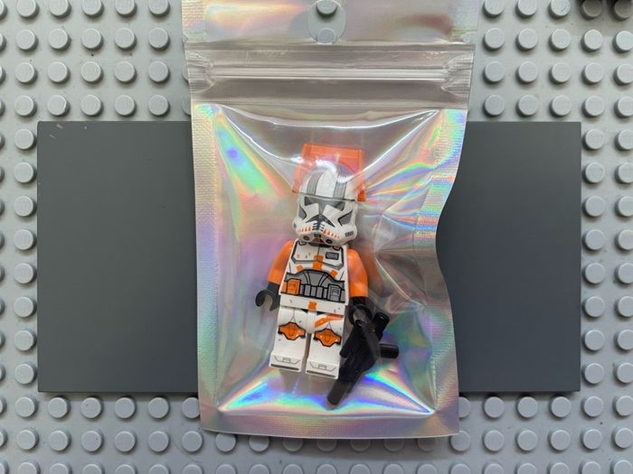 lego Star Wars sw1233 Clone Trooper Commander Cody, 212th Attack Battalion (Phase 2) minifigure- Orange Visor, Nougat Head, Helmet with Holes, Printed Legs