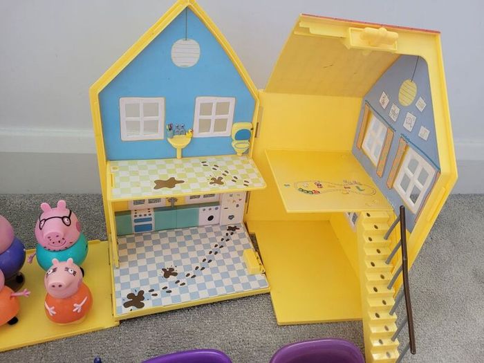 Peppa Pig House Set, Peppa's Outdoor Fun Slide & 22 Figures