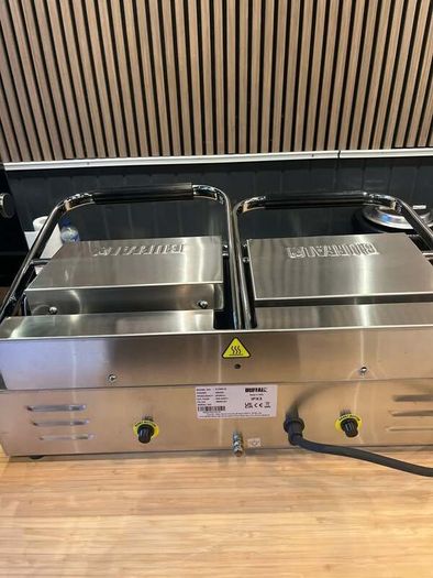 Buffalo Bistro Double Ribbed Contact Grill 2.9kW