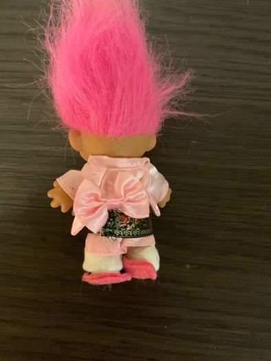 Vintage RUSS TROLL DOLL Fuchsia Hair JAPANESE Around The World JAPAN w Slippers
