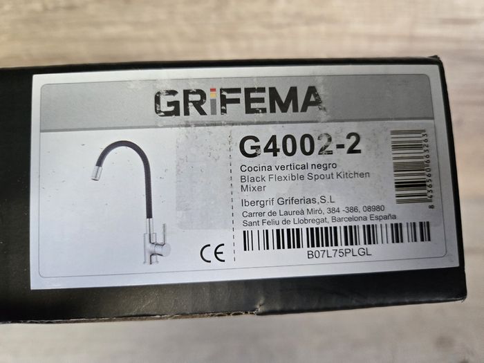 Grifema G4002 Tap - Black flexible Pipe