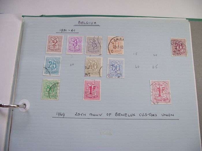 A collection of Belgian stamps on pages in binder (1893-1998)
