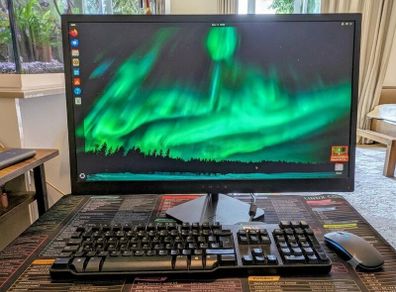 Old HP PC i5 Desktop with monitor keyboard and mouse