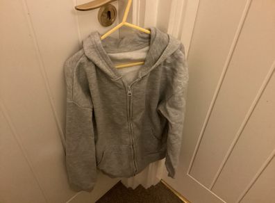 Light grey hoodie age 9/10 REDUCED