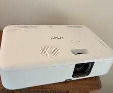 Epson CO-FH02 Full HD 1080p Smart Projector + Android TV + 2 Remotes