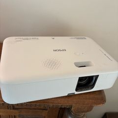 Epson CO-FH02 Full HD 1080p Smart Projector + Android TV + 2 Remotes