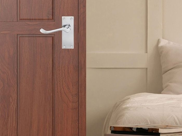 Chrome Elegance Range Polished Chrome Victorian Scroll Lever Latch Handles, Polished Chrome Backplate Door Handles, Contemporary Design for Internal Wooden Doors (FREE POSTAGE)