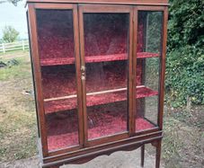 Vintage Display Cabinet / Vitrine