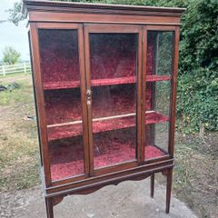 Vintage Display Cabinet / Vitrine