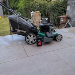qualcast self-propelled 46 cm petrol lawnmower