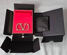 Valentino Star Studs Edition Set Go Clutch Perfecting Powder 01 in very light & mini Lipstick 219A.