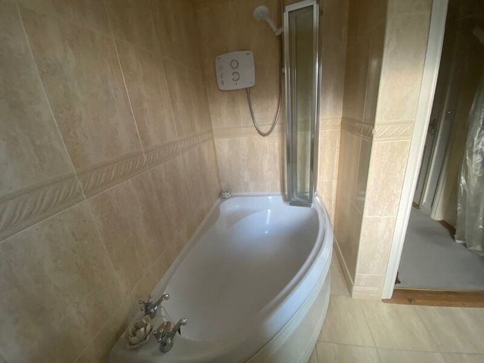 Bathroom suite
