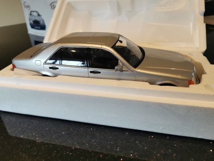 PRICE DROP Mercedes W140 S Class 1:18 model
