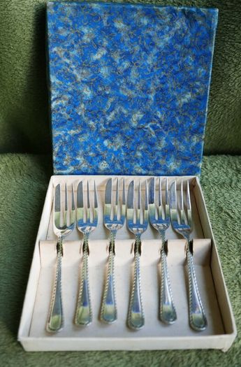 Vintage 925 Sterling Silver Sheffield Cake Forks in original box 98,7g
