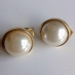 Vintage clip on earrings