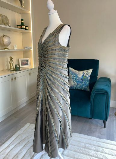 Elegant Ladies Special Occasion Dress with Bolero. Size UK 14 / EU 42