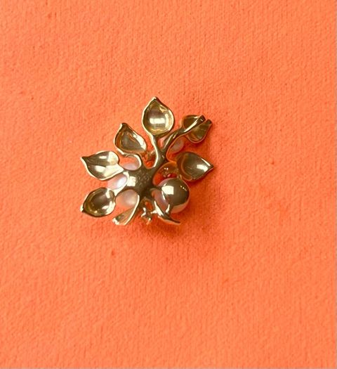 Vintage 14ct Gold & saltwater Pearl Floral Pendant