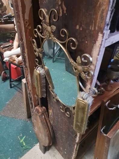 Vintage Mirror @ Brush Set