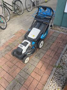electric lawnmower
