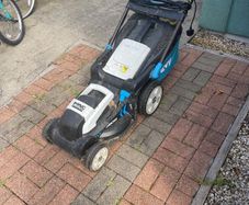 electric lawnmower