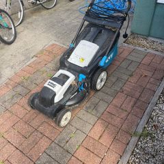 electric lawnmower