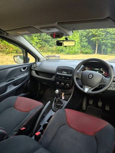 Renault Clio, 1.1L Perfect condition. Economical,