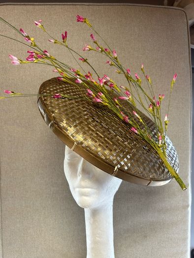 Ladies hat Gold Stunning piece