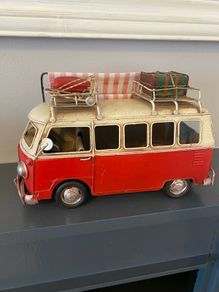 model metal van