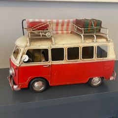 model metal van