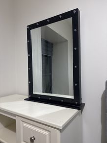 Black vanity mirror battery operated