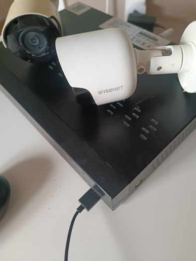 Outdoor security cameras X2  +4 channel DVR and 1tb harddrive