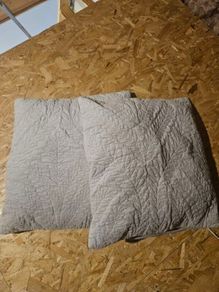 mrs hinch cushions x2 and throw