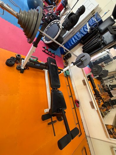 Bench press   Leg extension   Leg curl including bar and weights