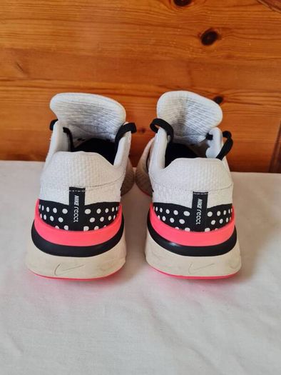2022 nike react infinity flyknit 3 Size 7.5 eu 42 white/pink in excellent condition
