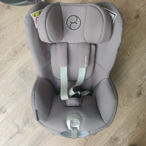 Cybex Sirona Z and base