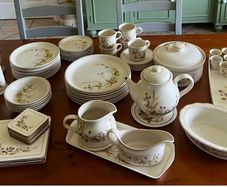 Large Vintage Harvest 1418 Dinner Set