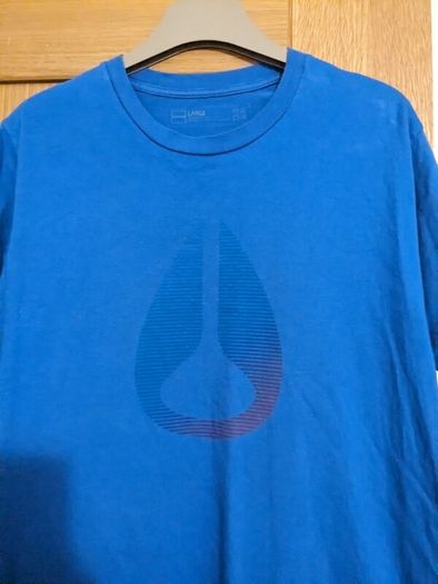 nixon t-shirt size M