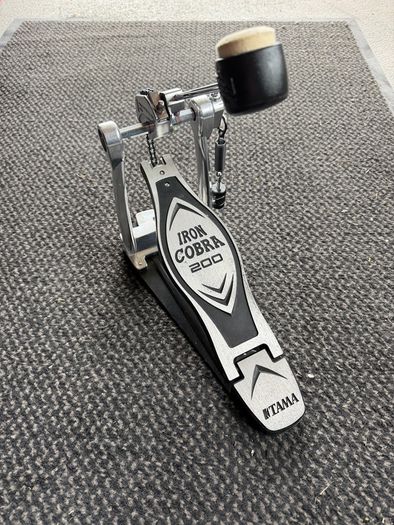 Tama Iron Cobra 200