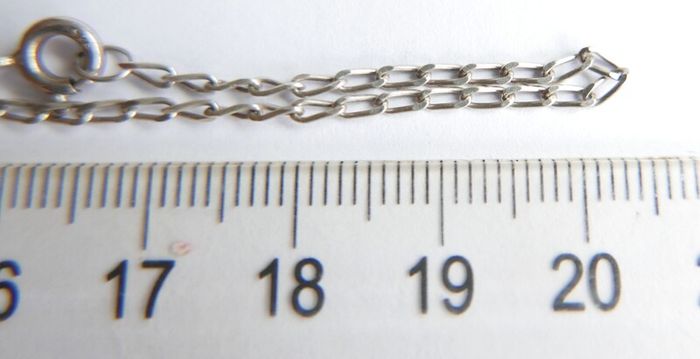Vintage 925 Sterling Silver Cross Pendant Necklace with Marcasite detail