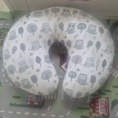 Baby feeding / support pillow