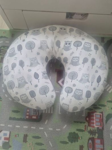 Baby feeding / support pillow