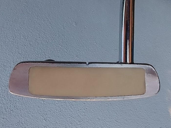 Putting with Balls