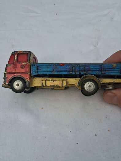 Vintage Diecast Toy Collection (Dinky,Lesney,Mecanno,Corgi) 22 Pieces