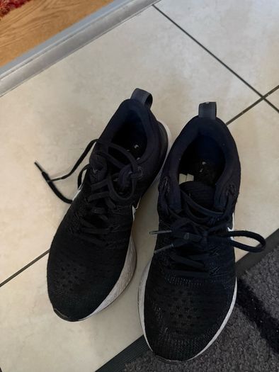 Nike react runners size 2.5