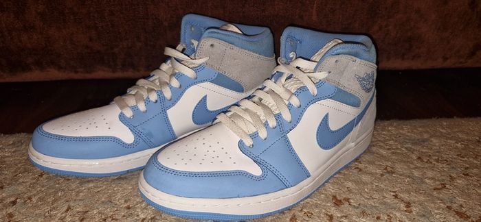 Nike Air Jordan 1 Mid University Blue Grey Shoes